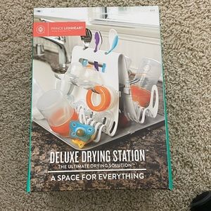 Like new- baby bottle drying rack station